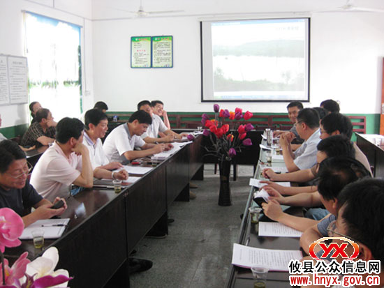 市人大常委会副主任王建敏在攸县网岭镇现场办公