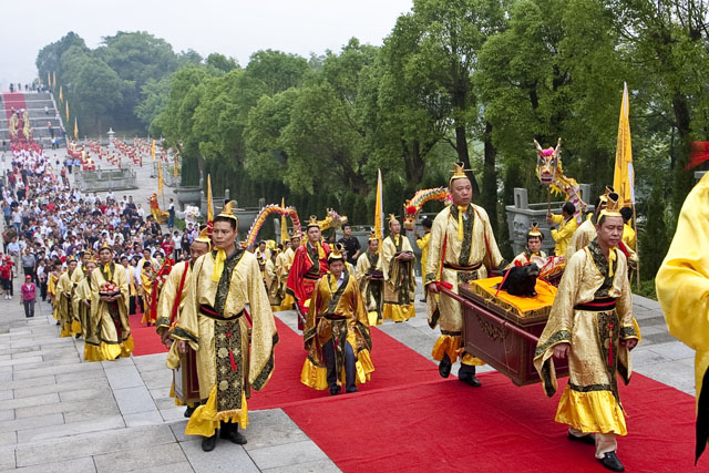 威胜集团隆重举行祭祀炎帝陵典礼并为炎帝陵建设捐款百万元