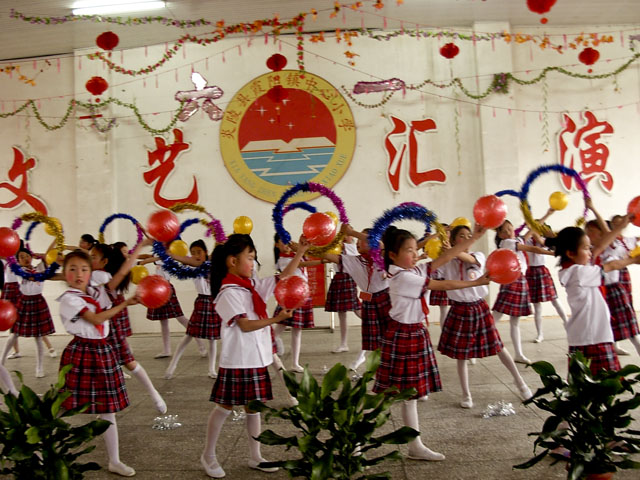 霞阳镇小学：欢歌笑语庆六一