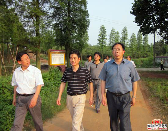 国家林业局调研组来攸县调研油茶种苗生产情况