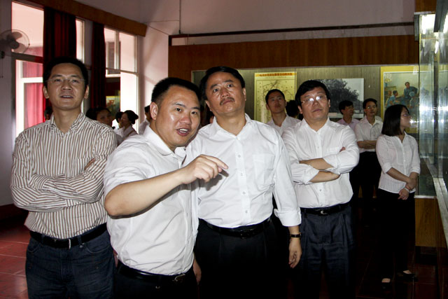 威胜集团隆重举行祭祀炎帝陵典礼并为炎帝陵建设捐款百万元
