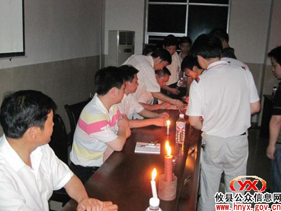 攸县鸾山镇政府机关干部为刘桢、朱艳捐款逾万元