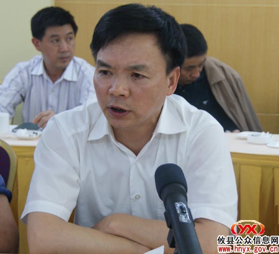 攸县举行纪念地方人大常委会设立三十周年座谈会
