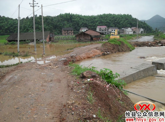 攸县酒埠江镇积极组织群众抗灾自救