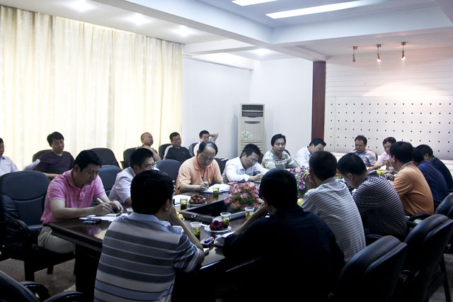 周建光主持召开城镇提质战役调度会