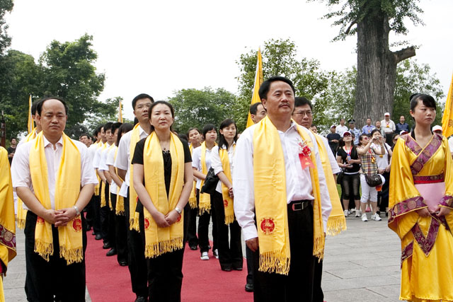 威胜集团隆重举行祭祀炎帝陵典礼并为炎帝陵建设捐款百万元