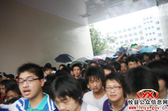 今日下午５时，2010年攸县“高考”圆满落幕