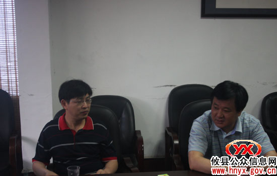 李能斌一行到坪阳庙乡督查财税工作