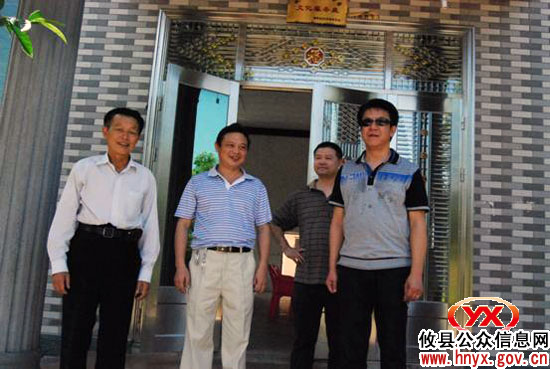 市文化局张海松一行来攸县检查乡镇综合文化站建设工作