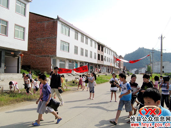 “洁净大行动”：鸾山镇漕泊学校深入宣传“洁净家园、美化环境”
