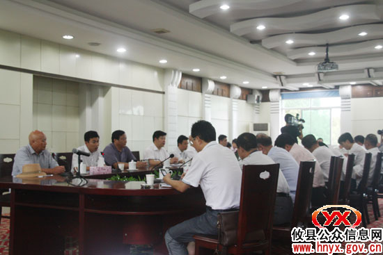 攸县县委十届九次暨县政府六次全会进行分组讨论
