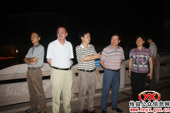 市政府副秘书长、市政府办主任段晓茅一行视察攸县城建工作