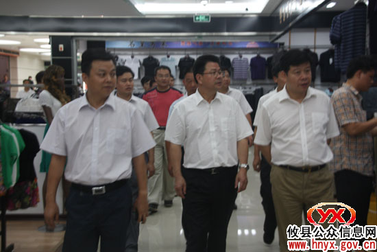 市委常委、纪委书记刘力量一行到攸县一中调研