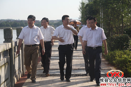 市委常委、纪委书记刘力量一行到攸县一中调研