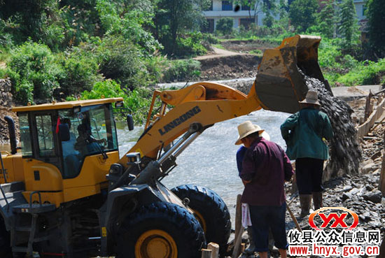 攸县莲塘坳乡阳升观村正在抢修道路