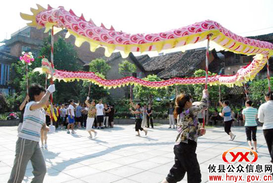 攸县成功举办2010年女子龙灯培训学习班