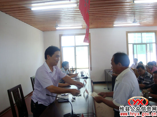 “七&middot;一”前夕，槚山乡召开乡村干部述职会