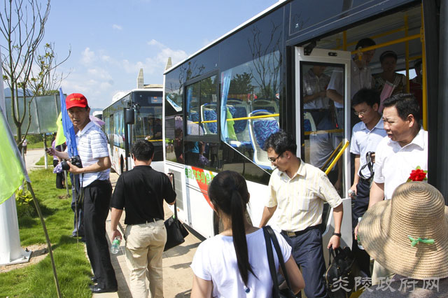 湖南省首条电动汽车旅游示范线路启动仪式在炎陵县隆重举行