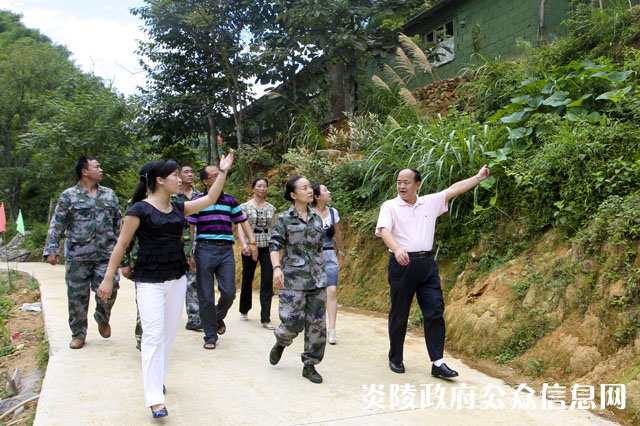 李晖到十都密花生态园视察指导工作