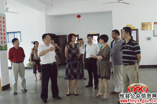 株洲县县委副书记罗琼一行来攸县考察“创卫”工作