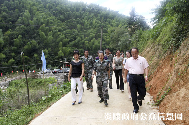 李晖到十都密花生态园视察指导工作
