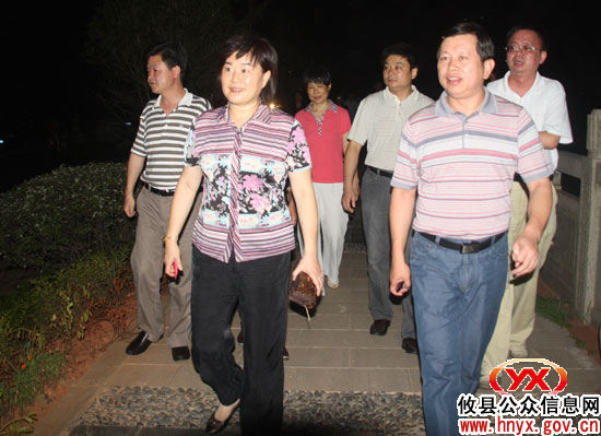 市政府副秘书长、市政府办主任段晓茅一行视察攸县城建工作