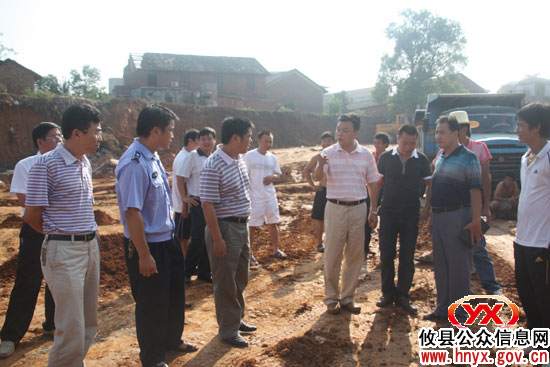 胡湘之一行实地督查城市建筑垃圾处理工作