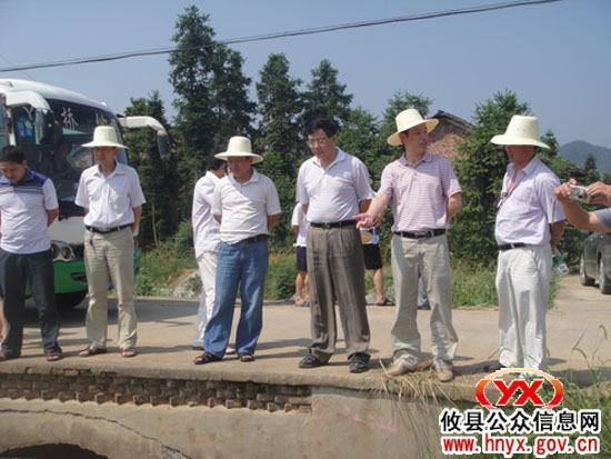 攸县丫江桥镇组织人大代表开展视察活动