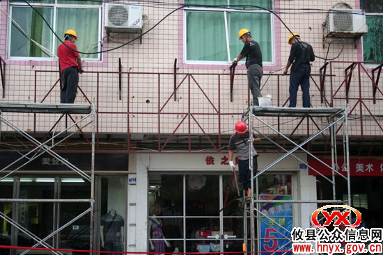 攸县城区11条主次干道“穿衣戴帽”美化工程进展顺利