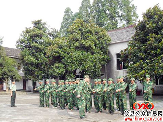攸县酒埠江镇组织民兵开展训练