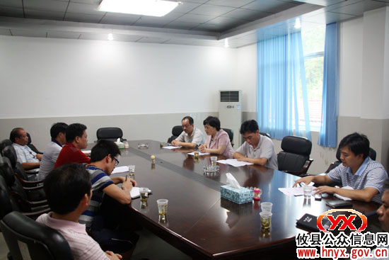 谈湘旭一行到柏市镇调研指导教育、医疗卫生工作