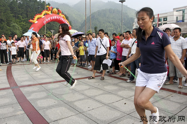 我县举行2010年“全民健身日”活动
