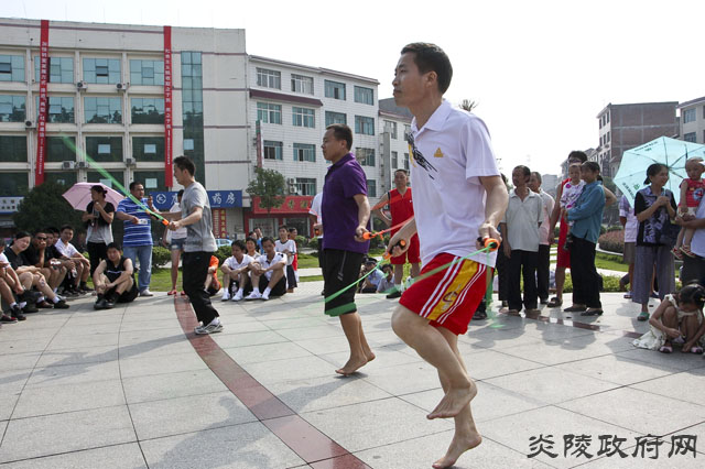 我县举行2010年“全民健身日”活动
