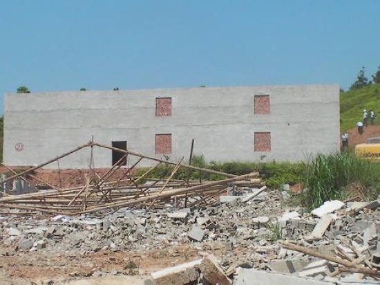 云龙综合执法局对10处违法建设进行强制拆除