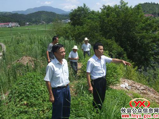 颜建斌一行视察攸县东部矿综及水资源保护情况