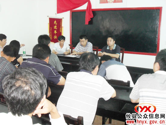 攸县石羊塘组织镇村干部到兄弟镇村参观学习