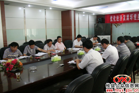胡湘之在县政务服务中心调研时强调要做好“八个一”