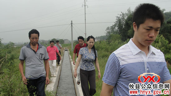 省农开办土地处方晓峰一行到攸县督查“高标项目”前期工作