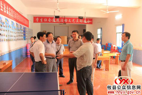 炎陵县委组织部组团来攸县考察村级组织规范化建设和“创先争优”工作