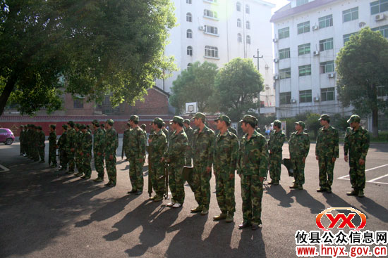 攸县武装部组织民兵82迫击炮分队集训