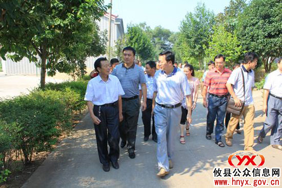 炎陵县委组织部组团来攸县考察村级组织规范化建设和“创先争优”工作