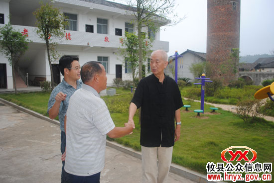 攸县老龄委主任罗桂文到莲塘坳乡督查“敬老孝亲”工作