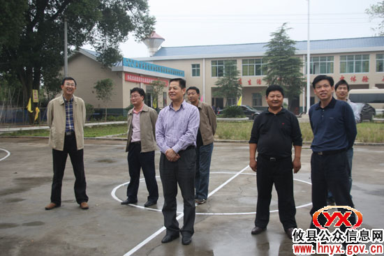 副市长李异建一行视察指导攸县城乡环境卫生工作