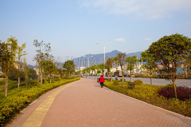 图片新闻：草坪河水体景观工程完工