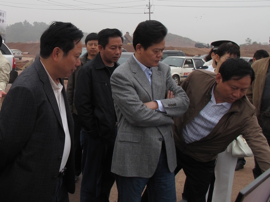 市委副书记、市长王群21日考察职教城建设