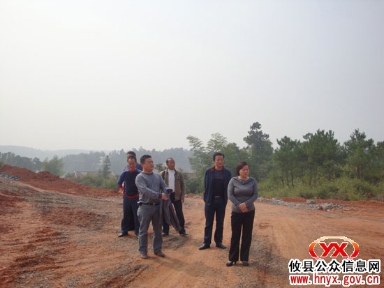 汤小红一行到槚山乡调研统战工作