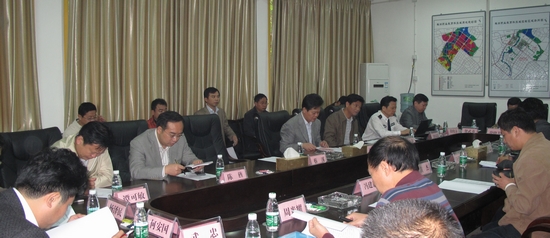 市委副书记、市长王群21日考察职教城建设