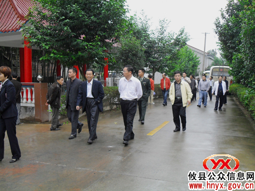 攸县县乡（镇、局）有关领导到新市镇新联村参观