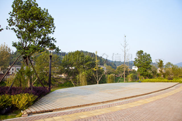 图片新闻：草坪河水体景观工程完工