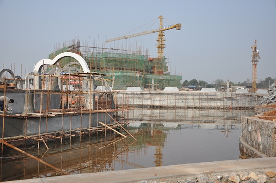 毛爱良一行视察职教城和华强项目建设